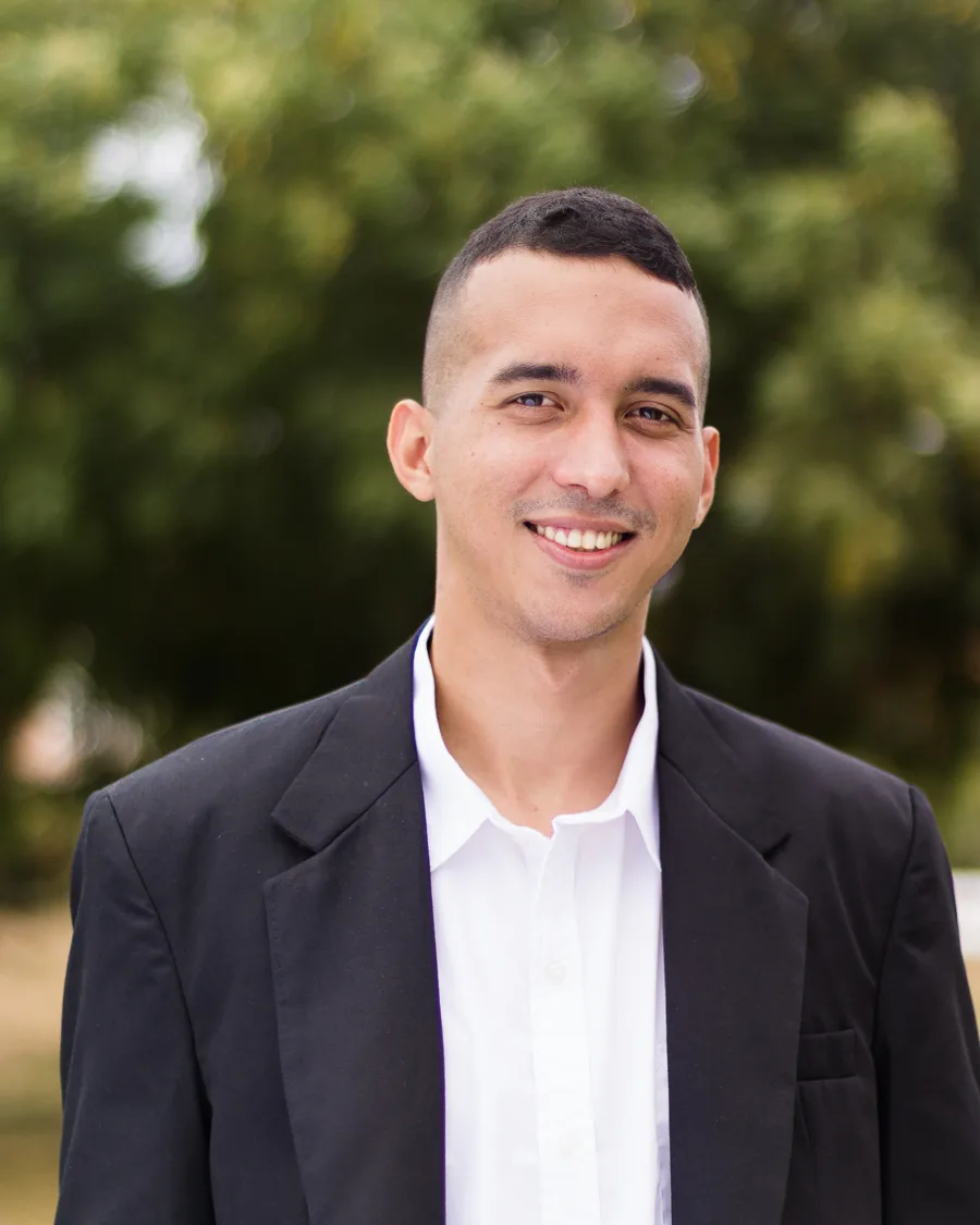 Portrait of Oswaldo Rosario, WordPress web designer